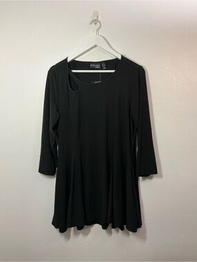 Attitudes by Renee Black Long-Sleeve Swing Tunic Size Large